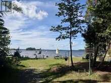 1006 CHIPPAWA AVENUE | Gravenhurst Ontario | Slide Image Five