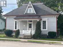 32 RATTENBURY STREET W | Clinton Ontario | Slide Image One