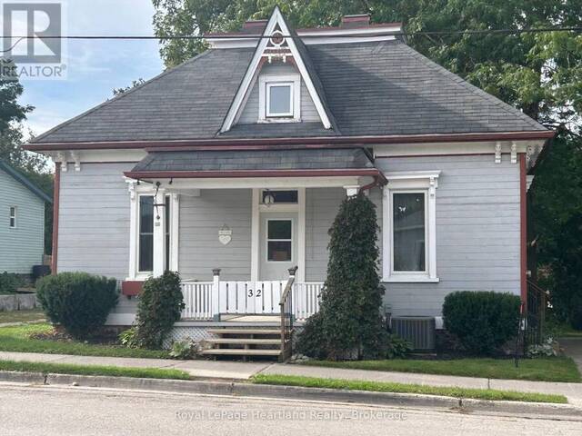 32 RATTENBURY STREET W Clinton Ontario, N0M 1L0 - 3 Bedrooms Home For Sale