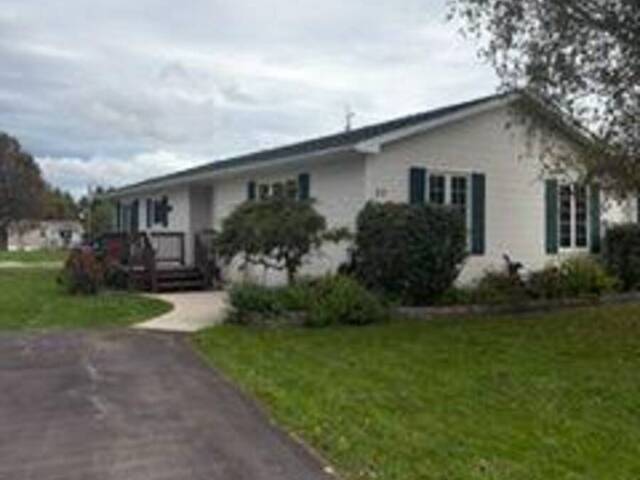 22 INDIANA AVENUE E Wasaga Beach Ontario, L9Z 3A8 - 2 Bedrooms Home For Sale