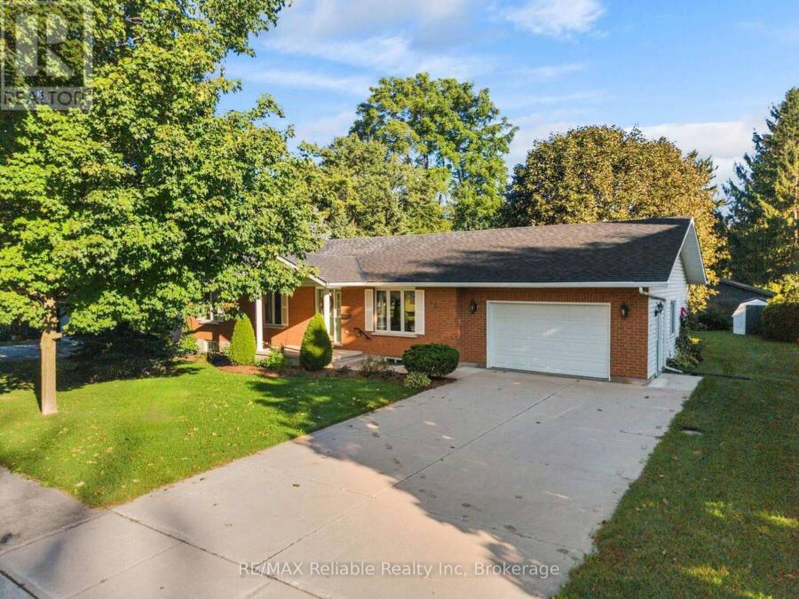 183 SPENCER STREET, Clinton, Ontario N0M 1L0