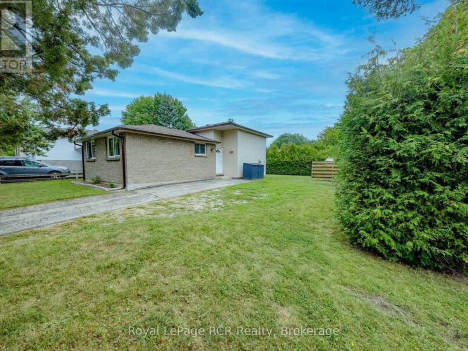727 JOHNSTON CRESCENT, Kincardine, Ontario N2Z 1S5