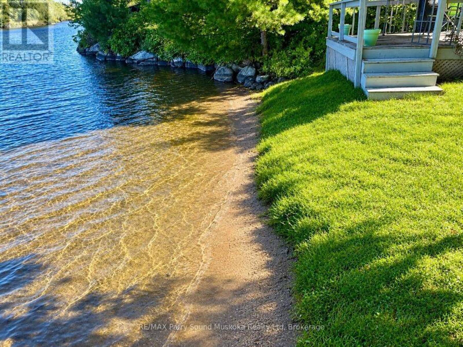 2 ROBINS NEST LANE, McKellar, Ontario P2A 0B5