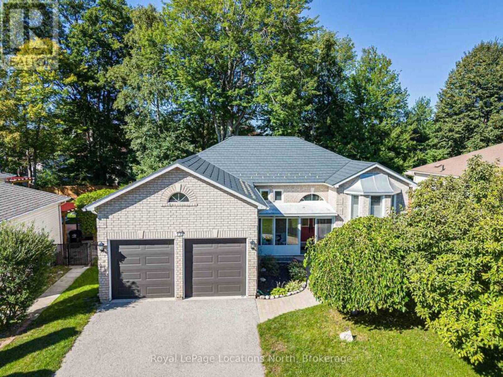 77 SILVER BIRCH AVENUE, Wasaga Beach, Ontario L9Z 1M2
