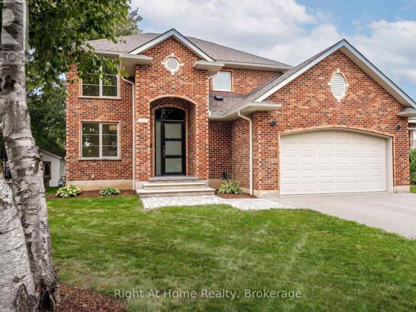 310 BRIARHILL DRIVE, Stratford, Ontario N5A 7S2