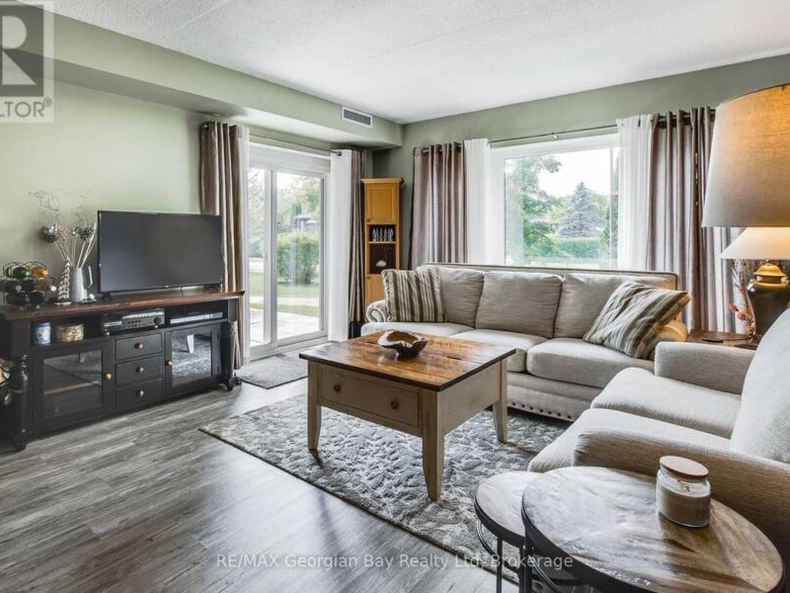 102 - 11 BECK BOULEVARD, Penetanguishene, Ontario L9M 2G1