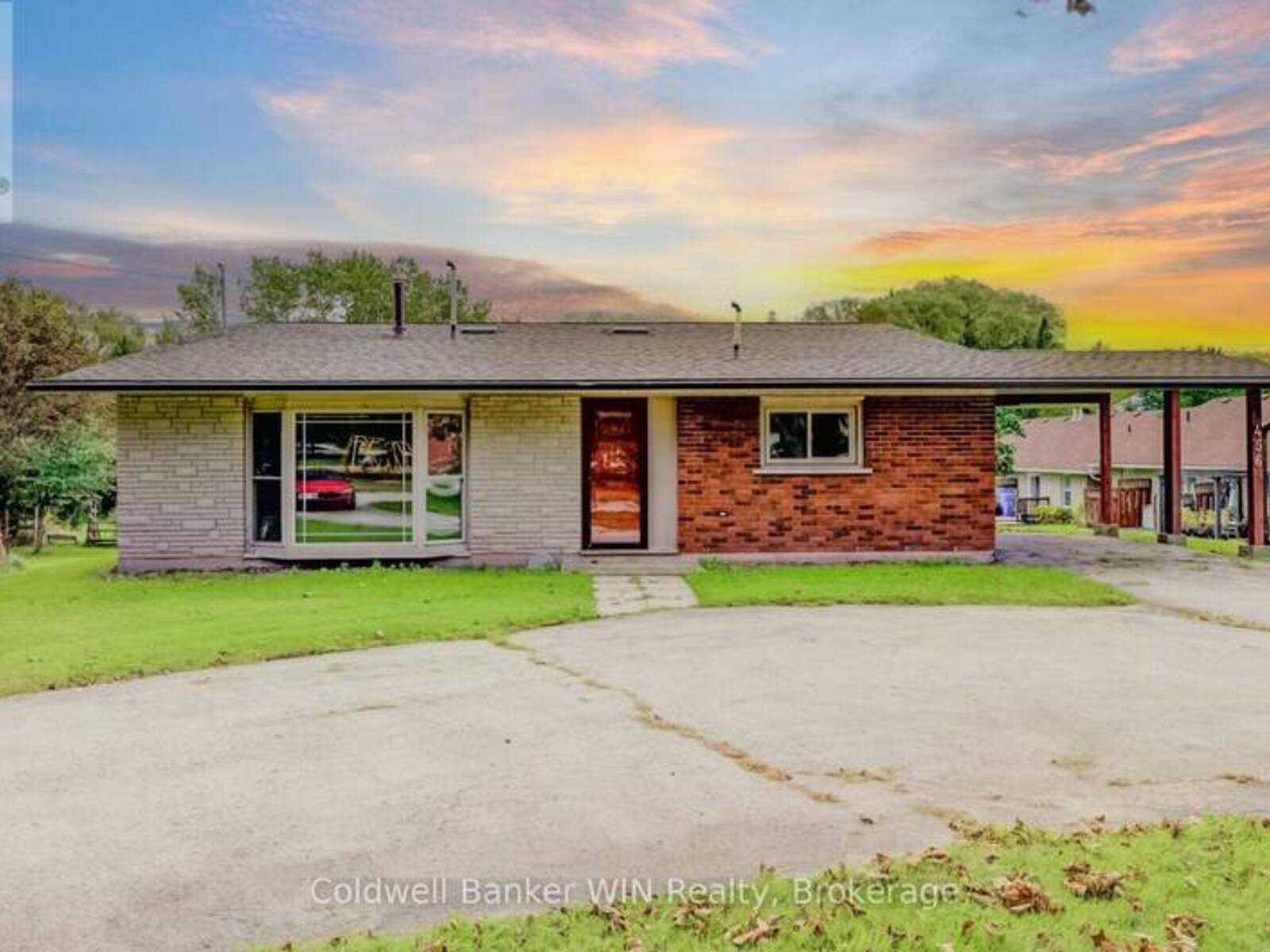 456 QUEEN STREET W, Mount Forest, Ontario N0G 2L3