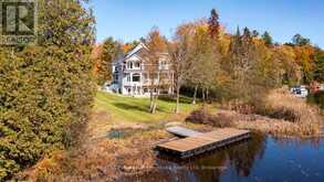 14-16 KNOWLES CRESCENT | Rosseau Ontario | Slide Image One