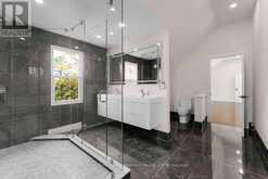 14-16 KNOWLES CRESCENT | Rosseau Ontario | Slide Image Thirty-one