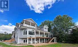 14-16 KNOWLES CRESCENT | Rosseau Ontario | Slide Image Thirty-six