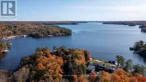 14-16 KNOWLES CRESCENT | Rosseau Ontario | Slide Image Thirty-nine