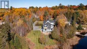 14-16 KNOWLES CRESCENT | Rosseau Ontario | Slide Image Forty-three