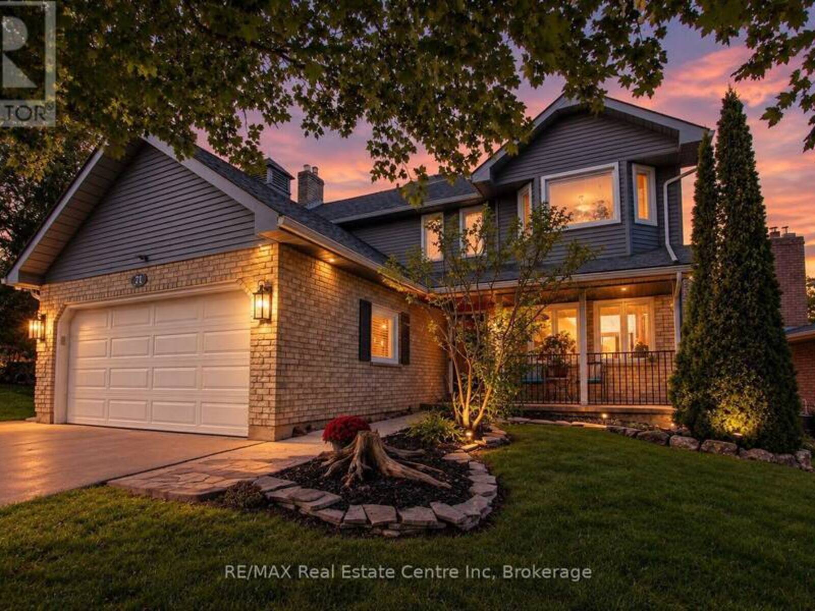 71 LINDA DRIVE, Cambridge, Ontario N3C 3W6