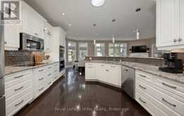 2 FINDLAY PLACE | Stratford Ontario | Slide Image Twelve