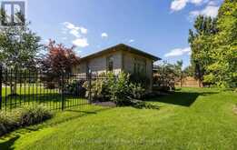 2 FINDLAY PLACE | Stratford Ontario | Slide Image Forty-one