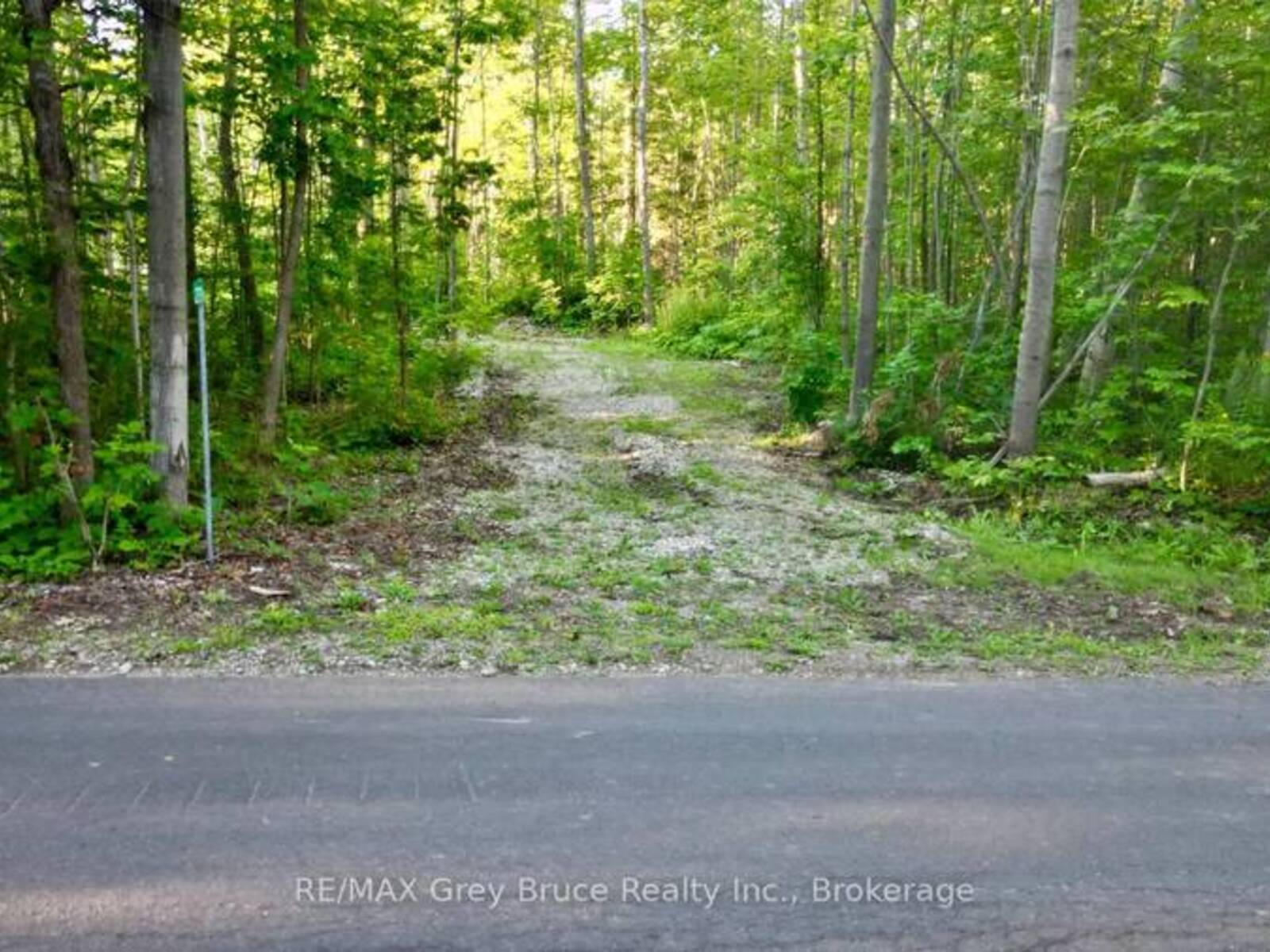 279 BARNEY'S BOULEVARD, Miller Lake, Ontario N0H 1Z0