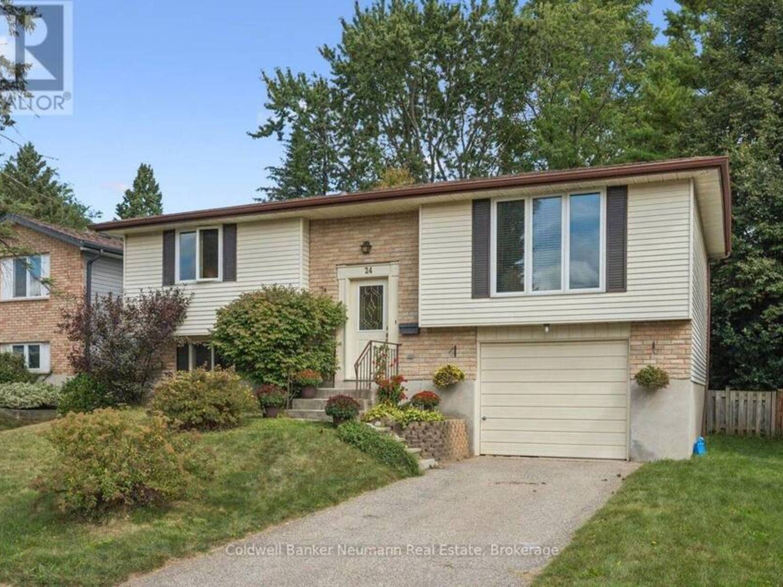 24 BRIARLEA ROAD, Guelph, Ontario N1G 3H5