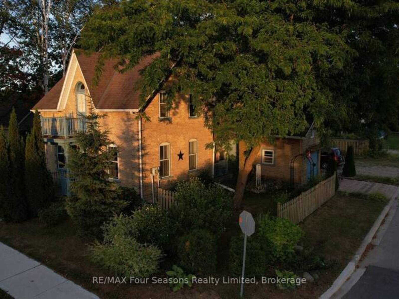 573 BRICKER STREET, Port Elgin, Ontario N0H 2C4