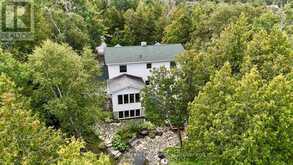 8 BROCK STREET | Tobermory Ontario | Slide Image Forty