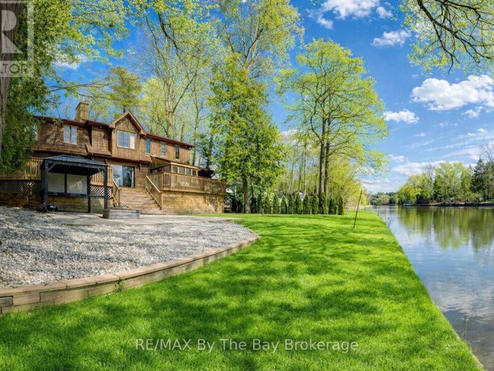 646 OXBOW PARK DRIVE, Wasaga Beach, Ontario L9Z 2V2