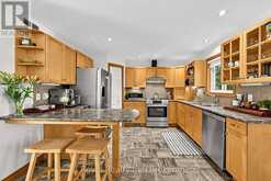 18 RUE VANIER ROAD | Tiny Ontario | Slide Image Seven