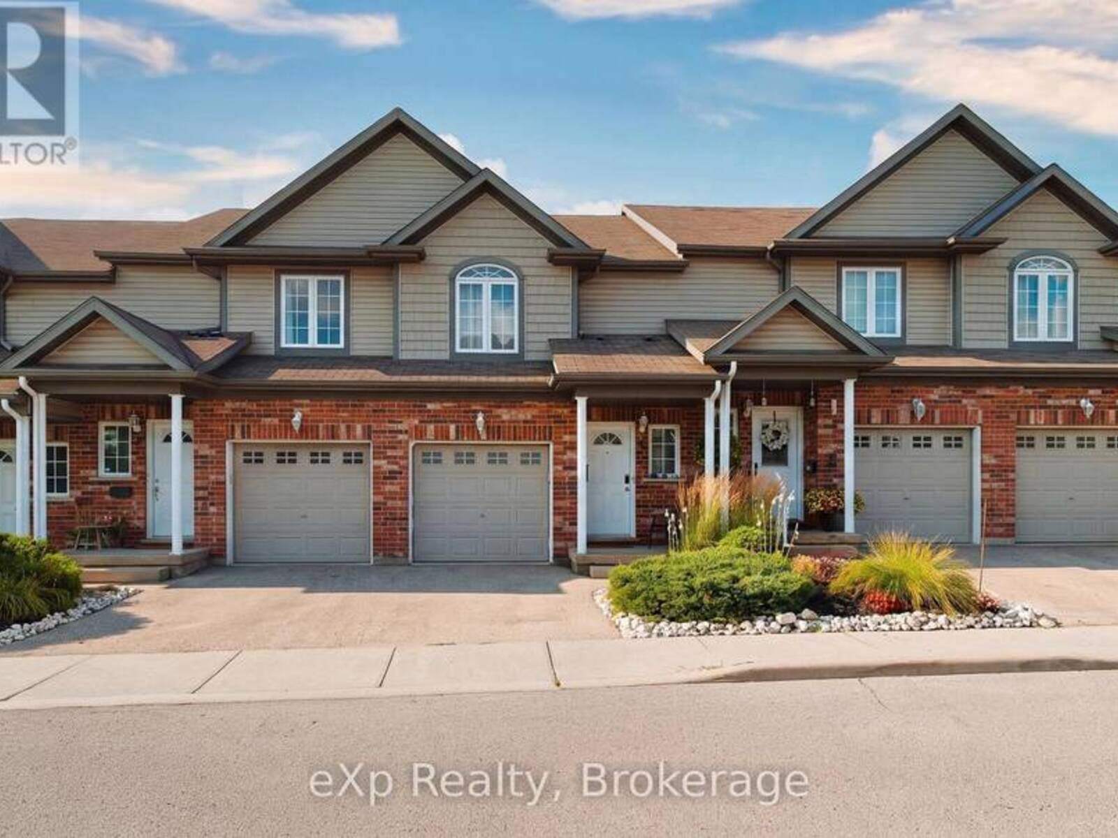 4 - 975 STRASBURG ROAD, Kitchener, Ontario N2E 0A8