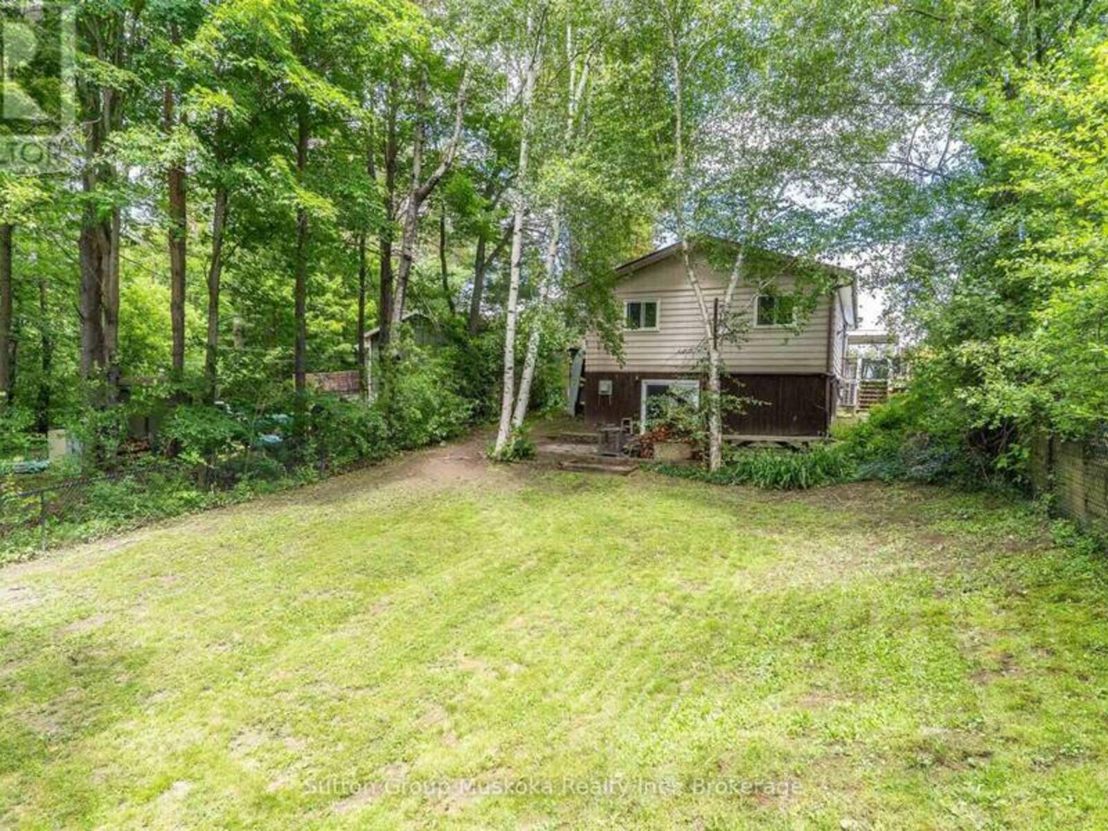 8 GOULDIE STREET, Huntsville, Ontario P1H 1M5