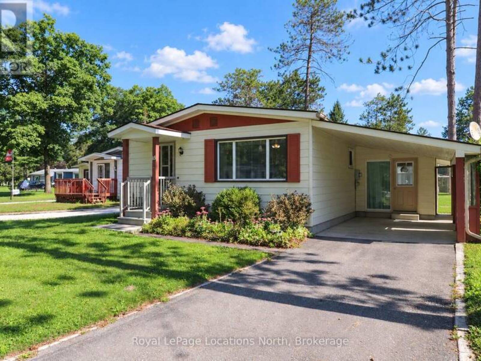 16 SINCLAIR AVENUE S, Wasaga Beach, Ontario L9Z 1K3