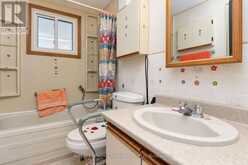 16 SINCLAIR AVENUE S | Wasaga Beach Ontario | Slide Image Twelve