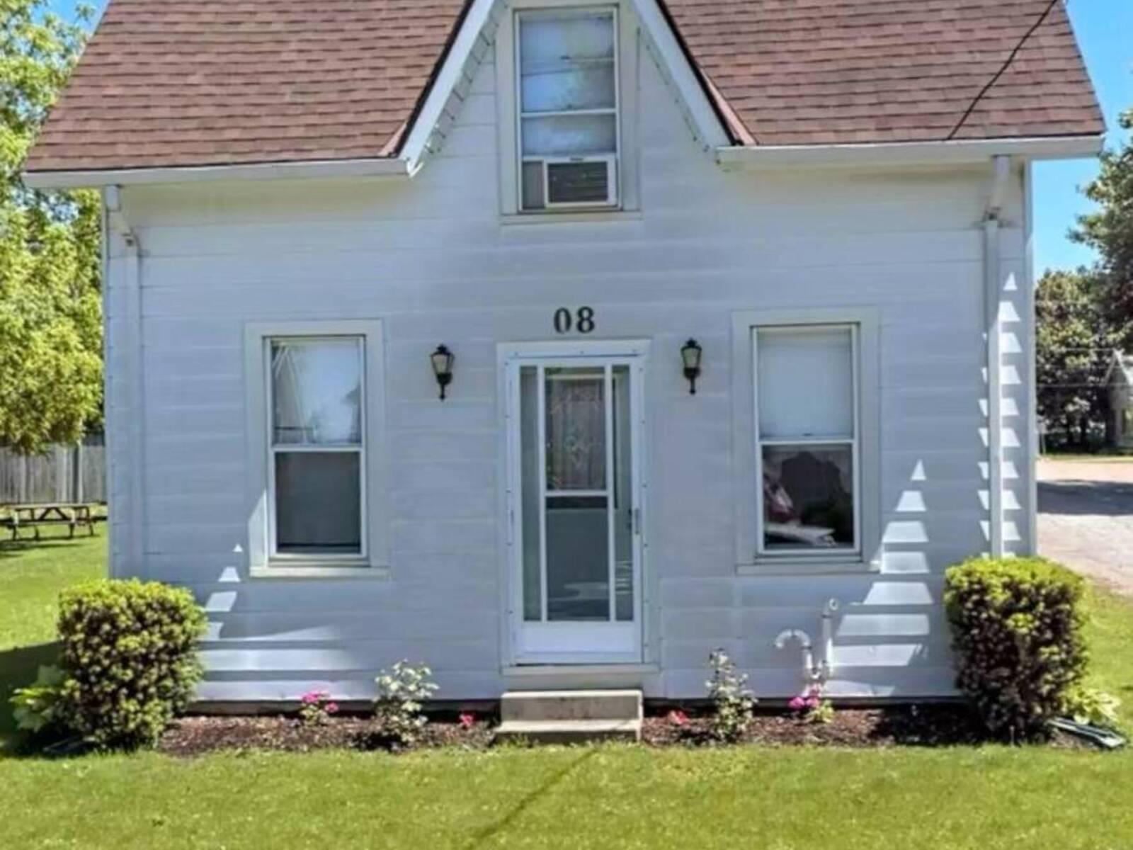 8 WEST STREET, Perth East, Ontario N0K 1M0