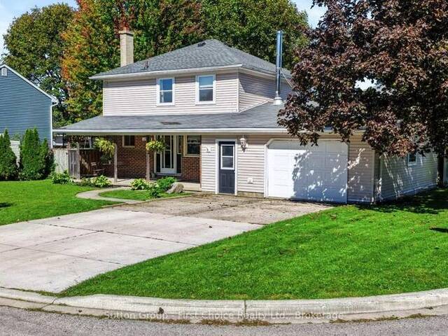 17 REGINA ROAD Clinton Ontario, N0M 1L0 - 4 Bedrooms Home For Sale