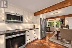 33 GREENWOOD DRIVE | Tiny Ontario | Slide Image Fourteen