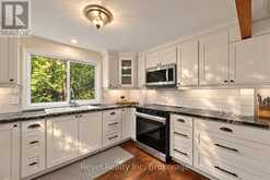 33 GREENWOOD DRIVE | Tiny Ontario | Slide Image Sixteen