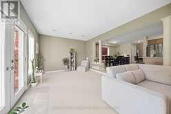 82 LYNCH CIRCLE | Guelph Ontario | Slide Image Seventeen