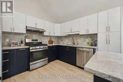 148 CLAIRFIELDS DRIVE W | Guelph Ontario | Slide Image Twelve