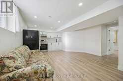 148 CLAIRFIELDS DRIVE W | Guelph Ontario | Slide Image Thirty