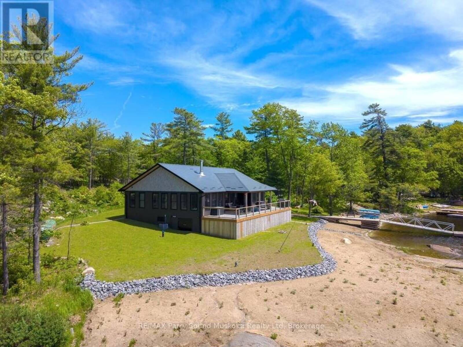 32 A11 ISLAND, Pointe au Baril, Ontario P0G 1K0