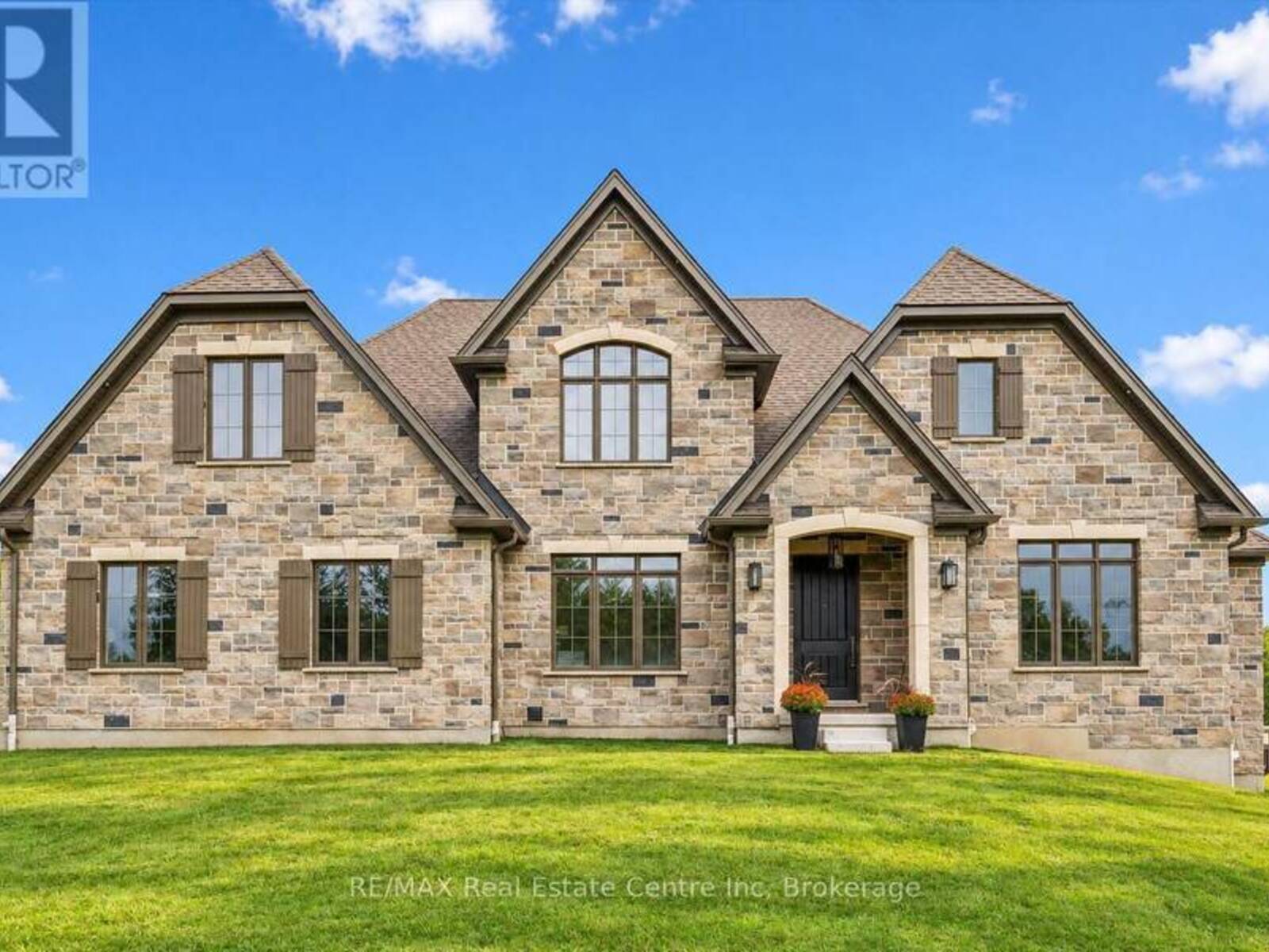 5 PRATO VERDE LANE, Hamilton, Ontario N0B 2K0