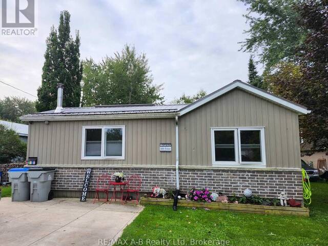 195 CEDAR ROAD Stratford Ontario, N5A 6S6 - 2 Bedrooms Home For Sale