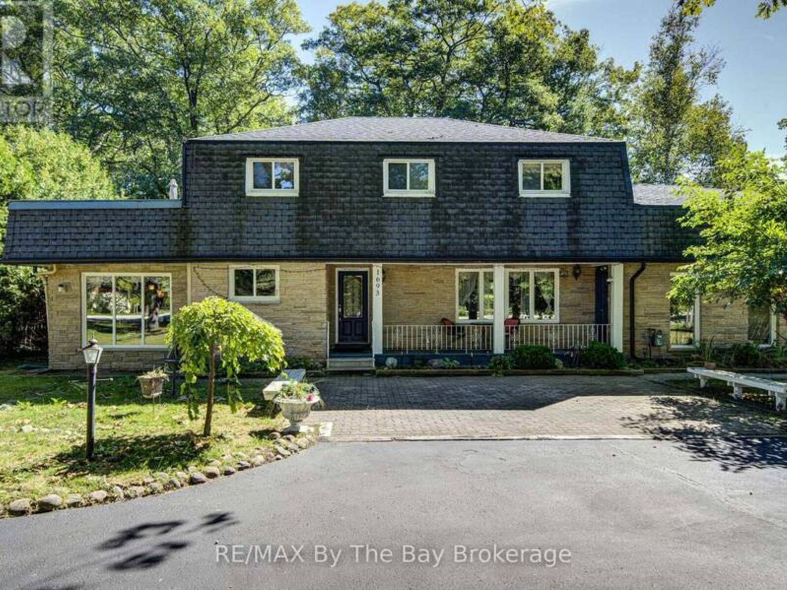 1693 RIVER ROAD W, Wasaga Beach, Ontario L9Z 2S2