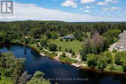 12 LEEDS COURT | Bracebridge Ontario | Slide Image Four