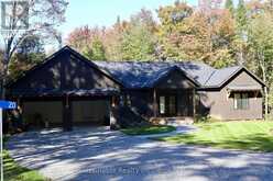 20 COLLINS COURT | Huntsville Ontario | Slide Image Four