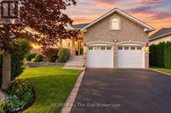 8 MIDDLEPORT DRIVE | Wasaga Beach Ontario | Slide Image One
