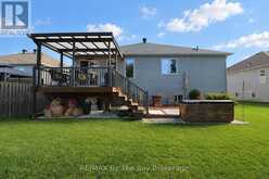 8 MIDDLEPORT DRIVE | Wasaga Beach Ontario | Slide Image Four