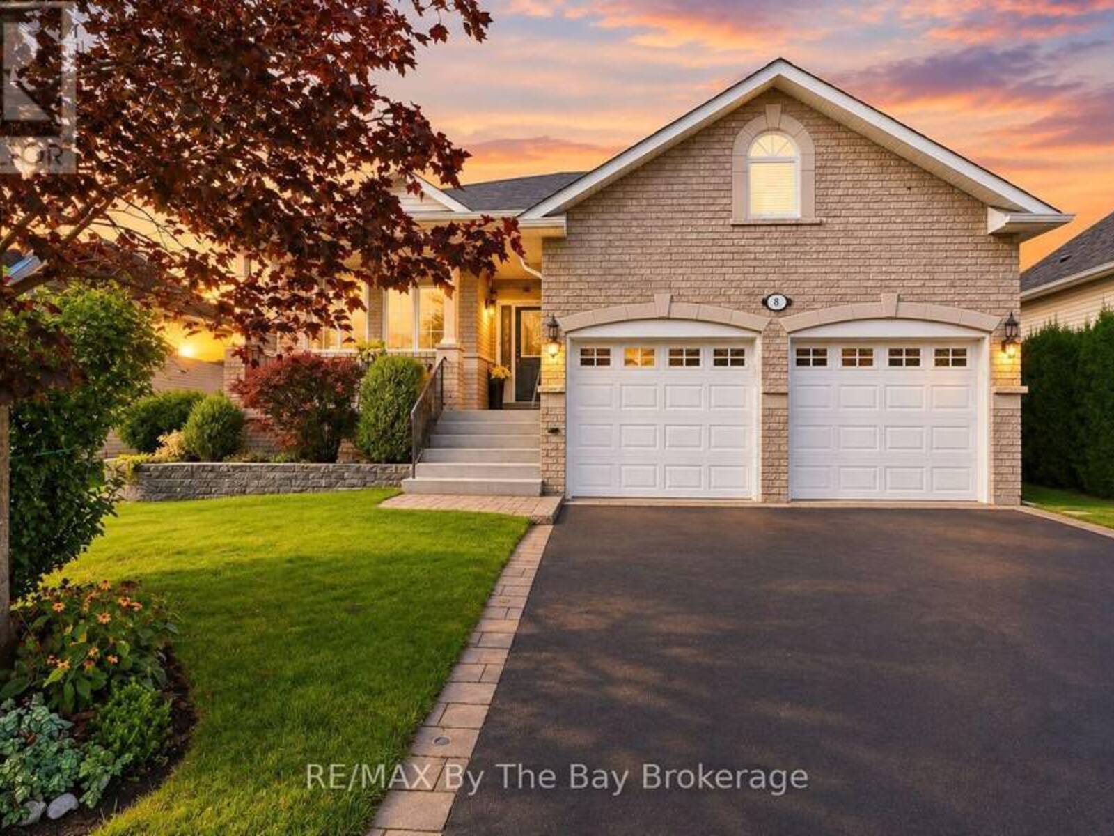 8 MIDDLEPORT DRIVE, Wasaga Beach, Ontario L9Z 3C1