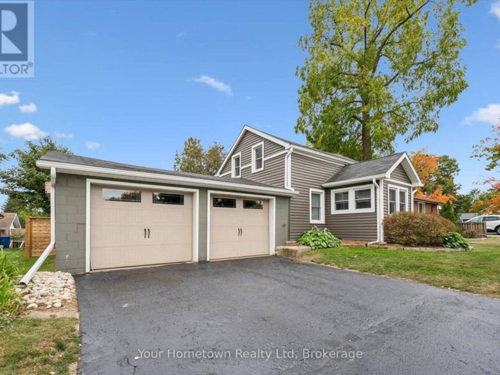 320 GARAFRAXA STREET E, Fergus, Ontario N1M 1E3
