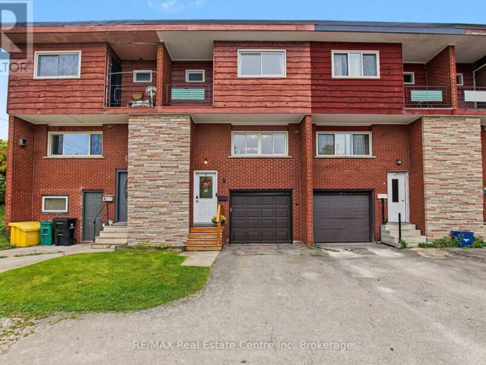9 GREENBROOK DRIVE, Kitchener, Ontario N2M 4J5