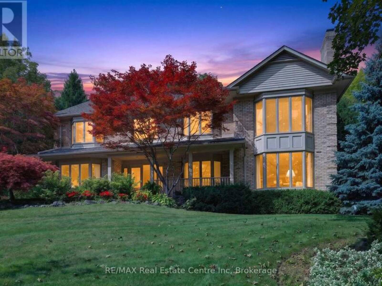 179 OAKLANDS PARK COURT, Burlington, Ontario L7T 4G9