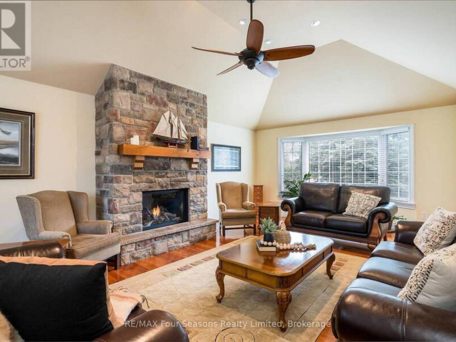 16 CARMICHAEL CRESCENT, Collingwood, Ontario L9Y 4R6