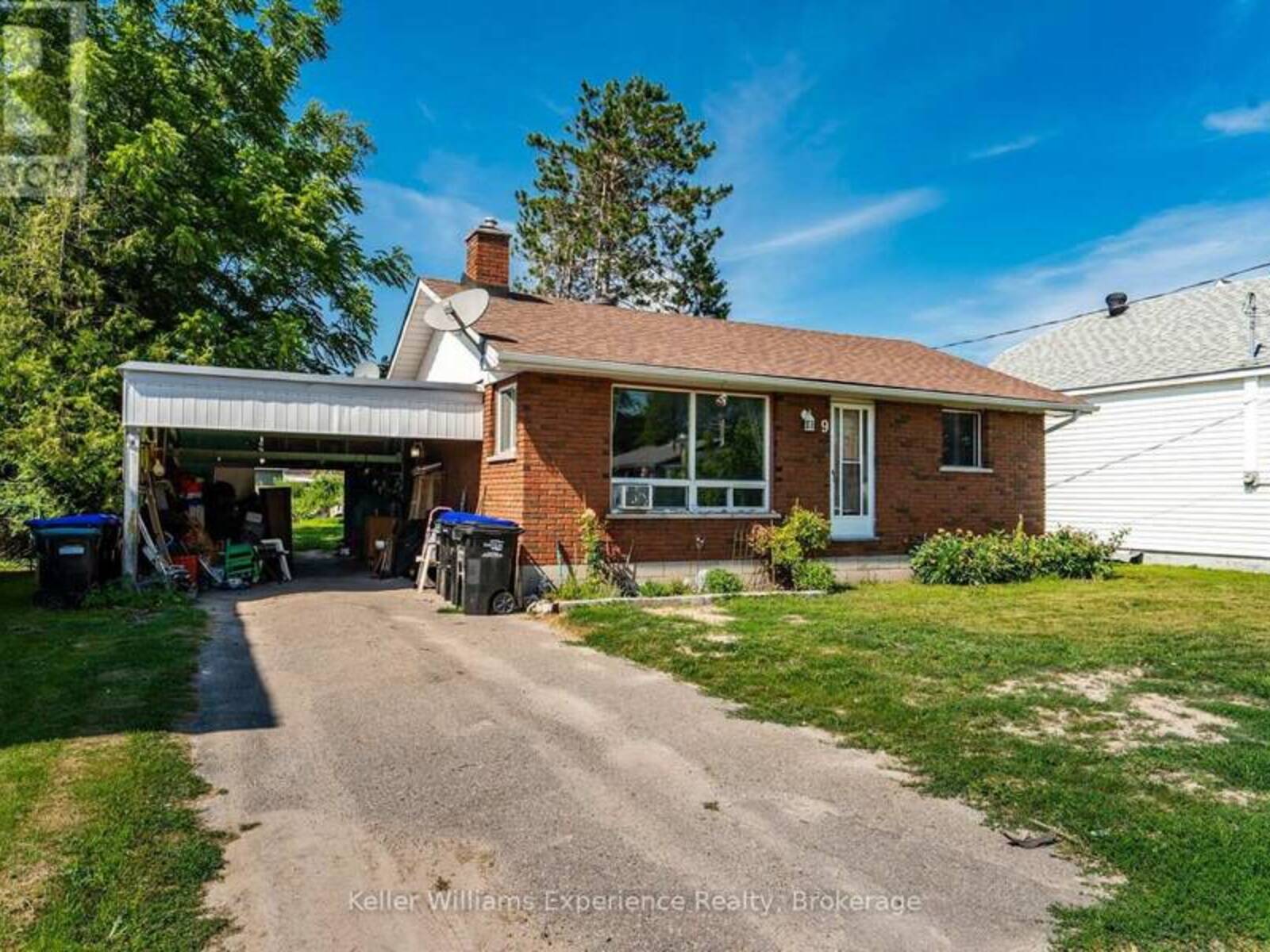 9 WOLFE STREET, Penetanguishene, Ontario L9M 1B9